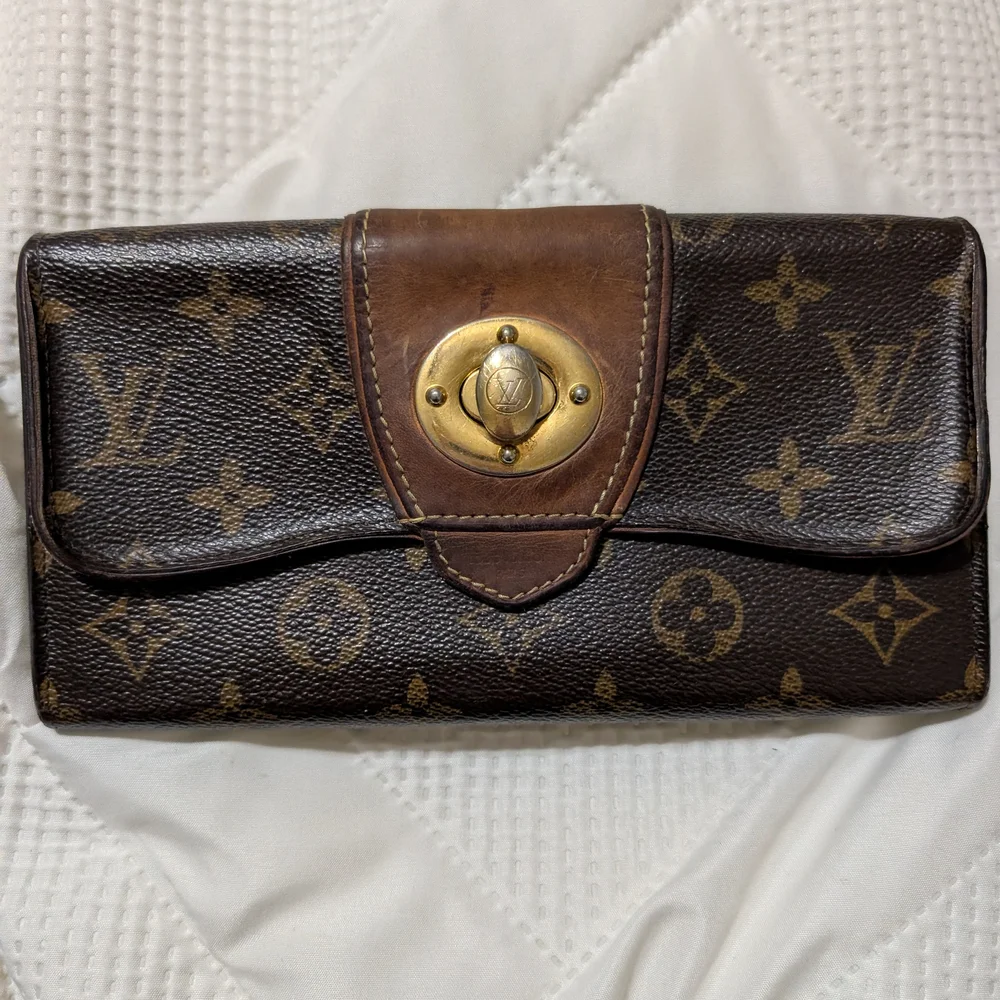 Authentic Louis Vuitton Brown and Gold Monogram Wallet - Picture 1 of 8